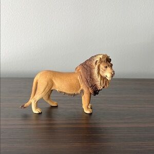 Schleich lion figurine